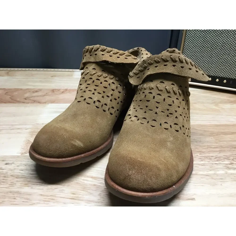 Sofft Bristow Saddle Suede Ankle Booties Women's 8.5 Tan Laser Cut Side Zip